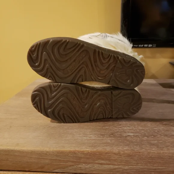 NEW! White Horse Hair & Feather Fur Winter Boots - Picture 7 of 7